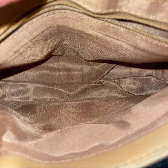 Guess Vintage Faux Leather Tan Shoulder Bag Purse - Picture 4 of 6